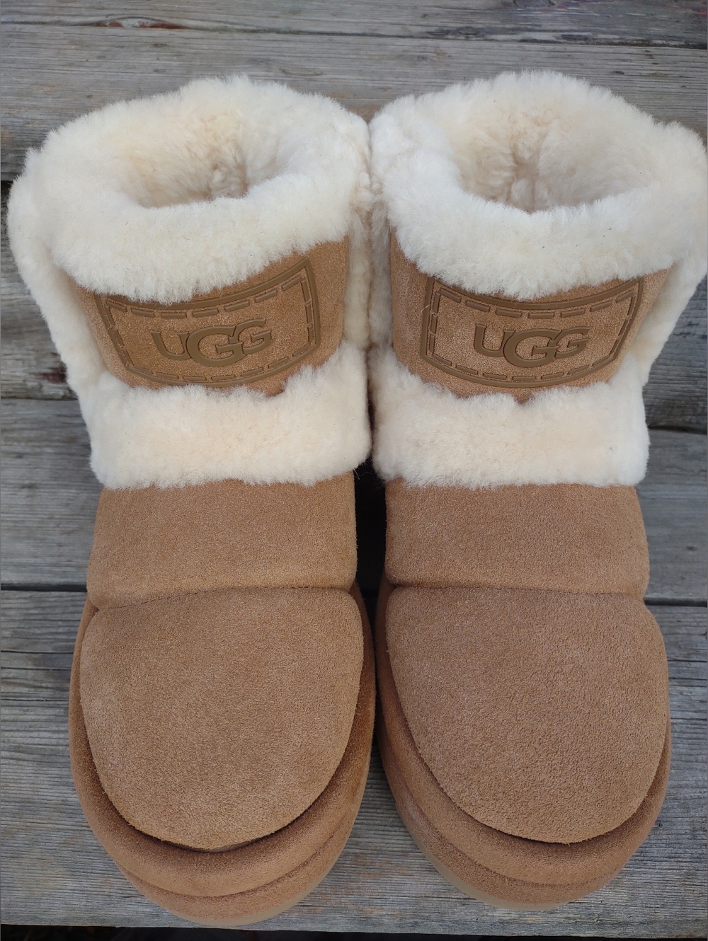 UGG Women's Classic Chillapeak Platform Boots Chestnut Size US 7 EU 38